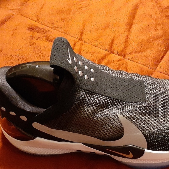 Nike Adapt BB “Basketball - Self-Lacing” - Picture 1 of 5